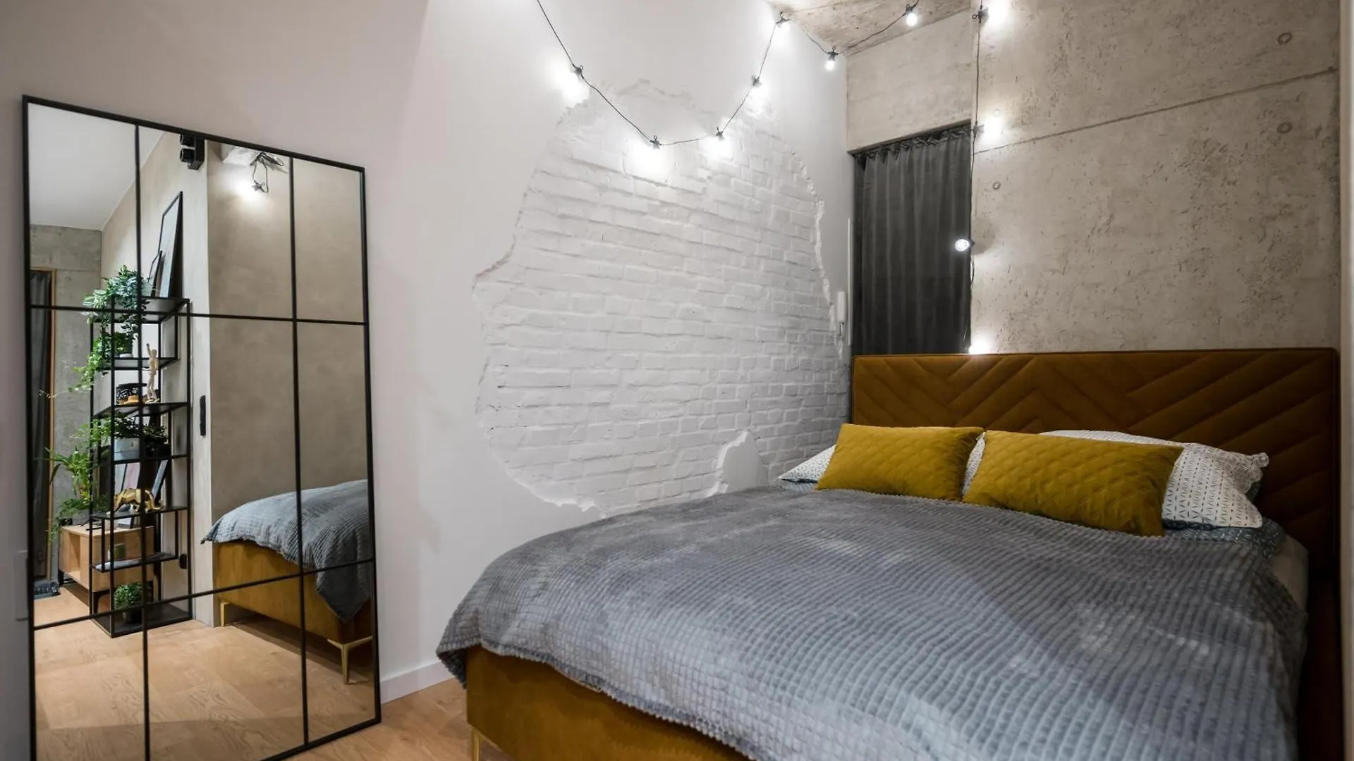 D21 Art Loft Apartment 크라쿠프